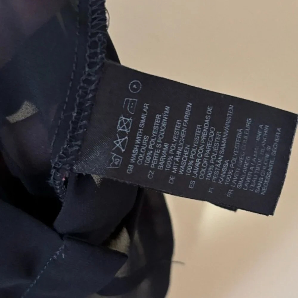 •SOLD•|H&M| Sheer Black Cap Sleeve Ruffle Neck-Bow Top Size S - Picture 5 of 5